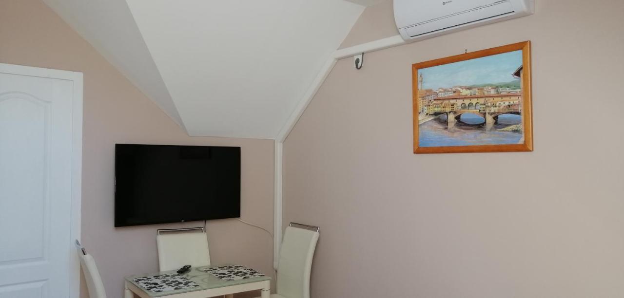 Apollo Vendeghaz Apartment Edelény Exterior foto